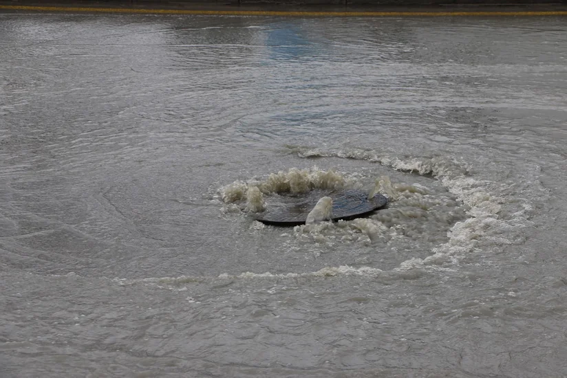 Nazirlik rəsmisi: “Bakıda subasmaların qarşısının alınması üçün ərazilərdə kanalizasiya sistemi və drenaj şəbəkəsi qurulmalıdır”