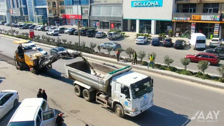 Bakının Əhməd Rəcəbli küçəsi təmir olunur