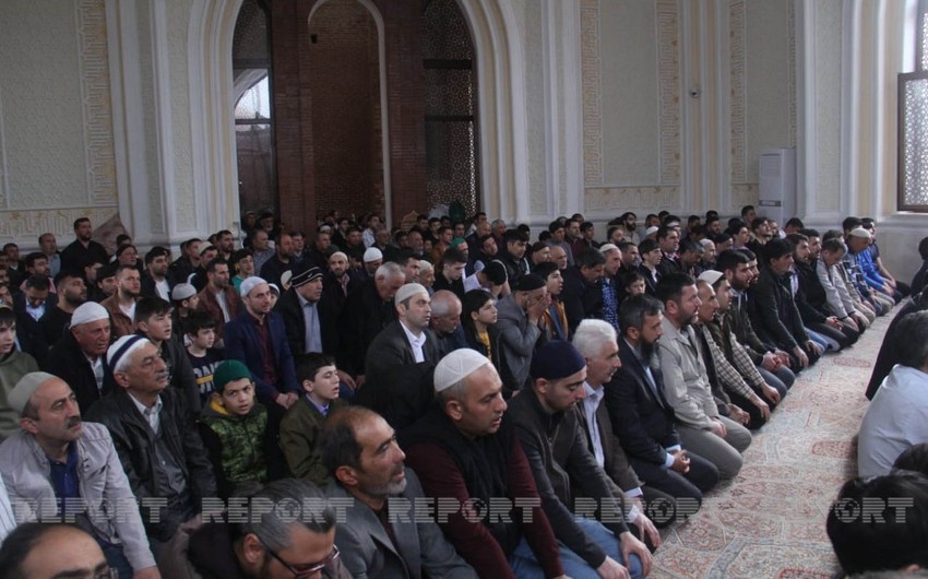 Gəncədə bayram namazı qılınıb