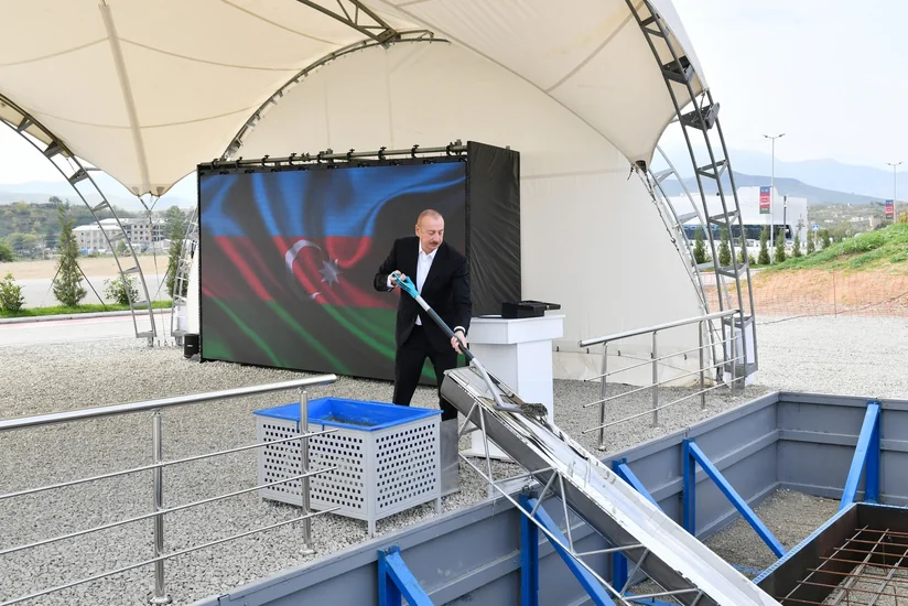 Azərbaycan lideri Füzuli şəhərində ikinci yaşayış kompleksinin təməlini qoyub - YENİLƏNİB