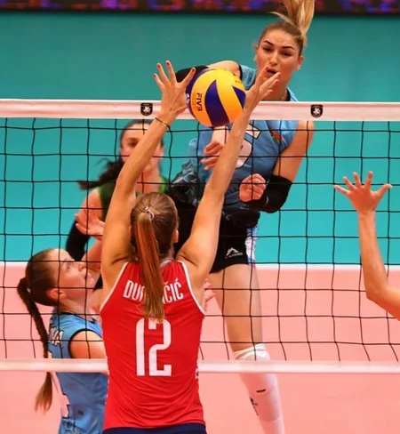 Qadın voleybolçulardan ibarət Azərbaycan millisi Avropa çempionatına qələbə ilə başlayıb