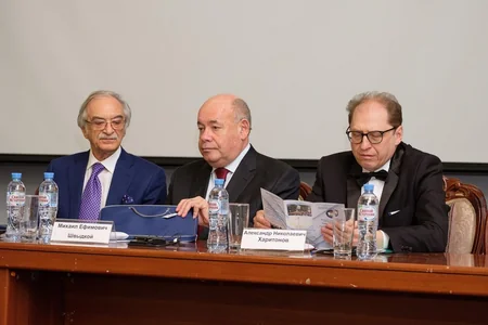 Polad Bülbüloğlu Moskvada beynəlxalq konfransda iştirak edib