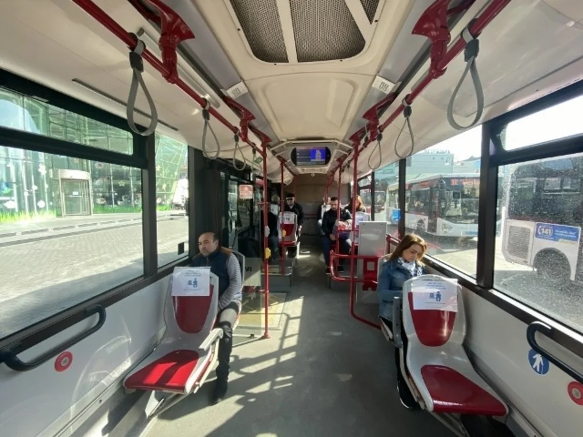 BakuBus avtobuslarında sosial məsafənin gözlənilməsi qaydaları tətbiq edilib