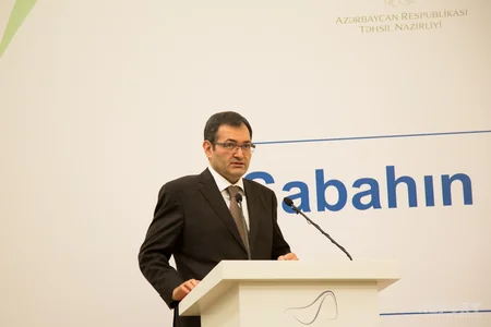 Yuxarı sinif şagirdlərinə öz elmi nailiyyətlərini nümayiş etdirmək imkanı verilib