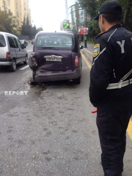 Сотрудник одного из азербайджанских телеканалов совершил ДТП - ФОТО