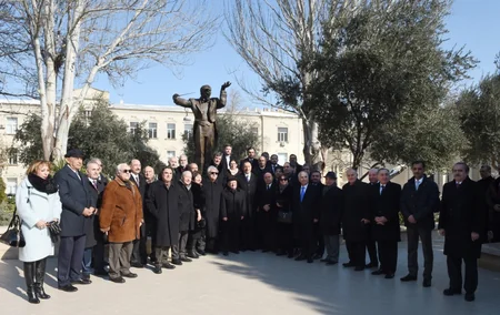 Prezident İlham Əliyev maestro Niyazinin Bakıda abidəsinin açılış mərasimində iştirak edib - YENİLƏNİB