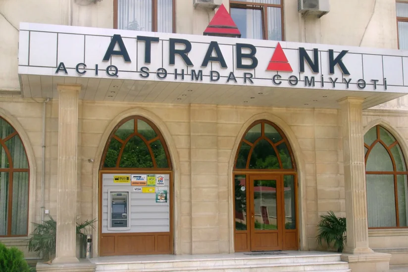 ​Atrabankın mühasibinin yaratdığı mütəşəkkil dəstənin məhkəməsi keçirilib