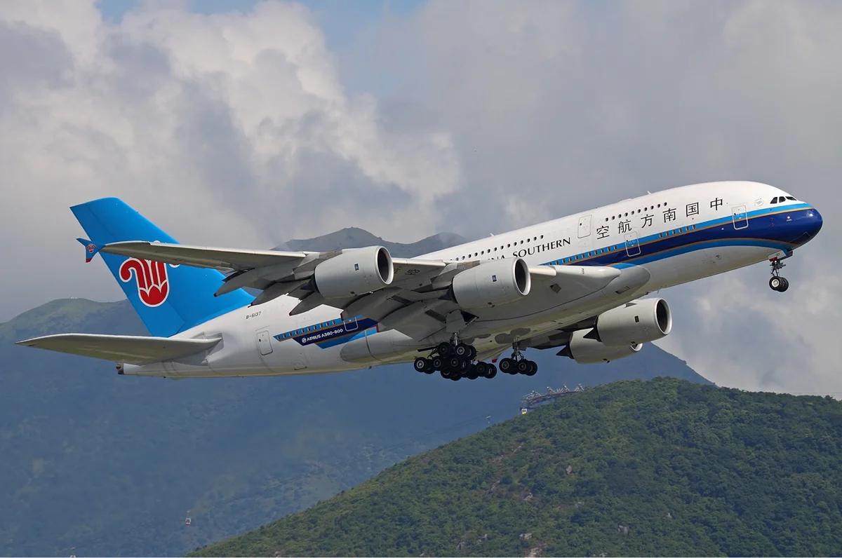 Chinese airline canceled flight Baku-Urumchi