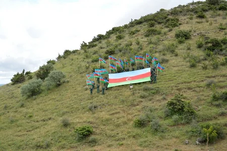 Sərhədçilər ”Heydər Əliyev zirvəsi”nə yürüş ediblər