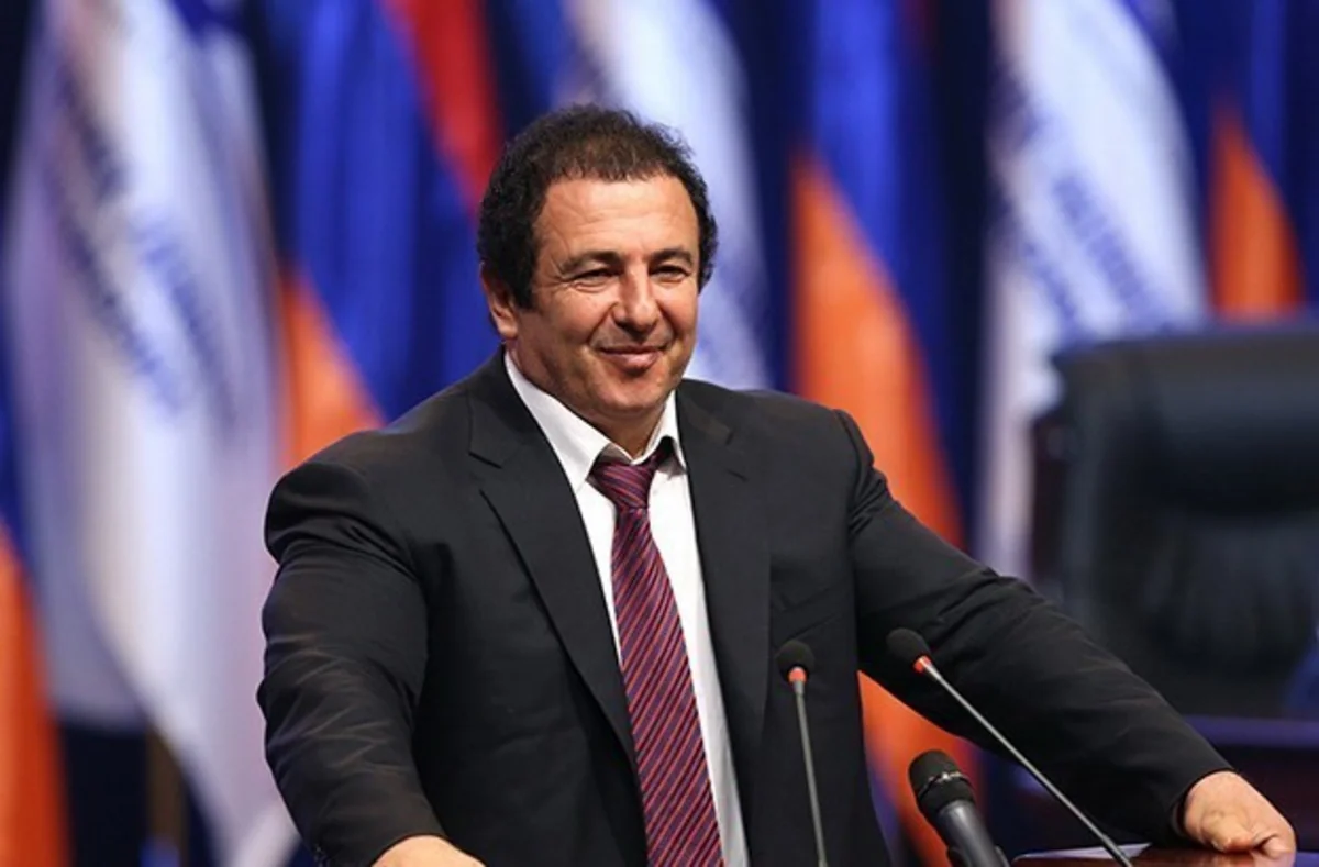 Ermənistanda Qaqik Sarukyandan deputat mandatının təhvil verilməsi tələb olunur