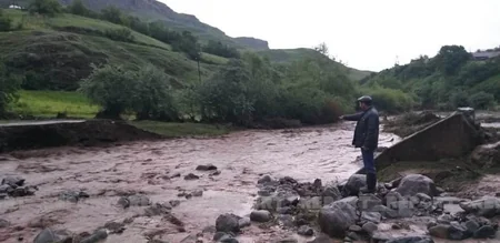 Daşkəsəndə leysan yağış iki kənddə fəsadlar yaradıb, sel suları körpüləri dağıdıb