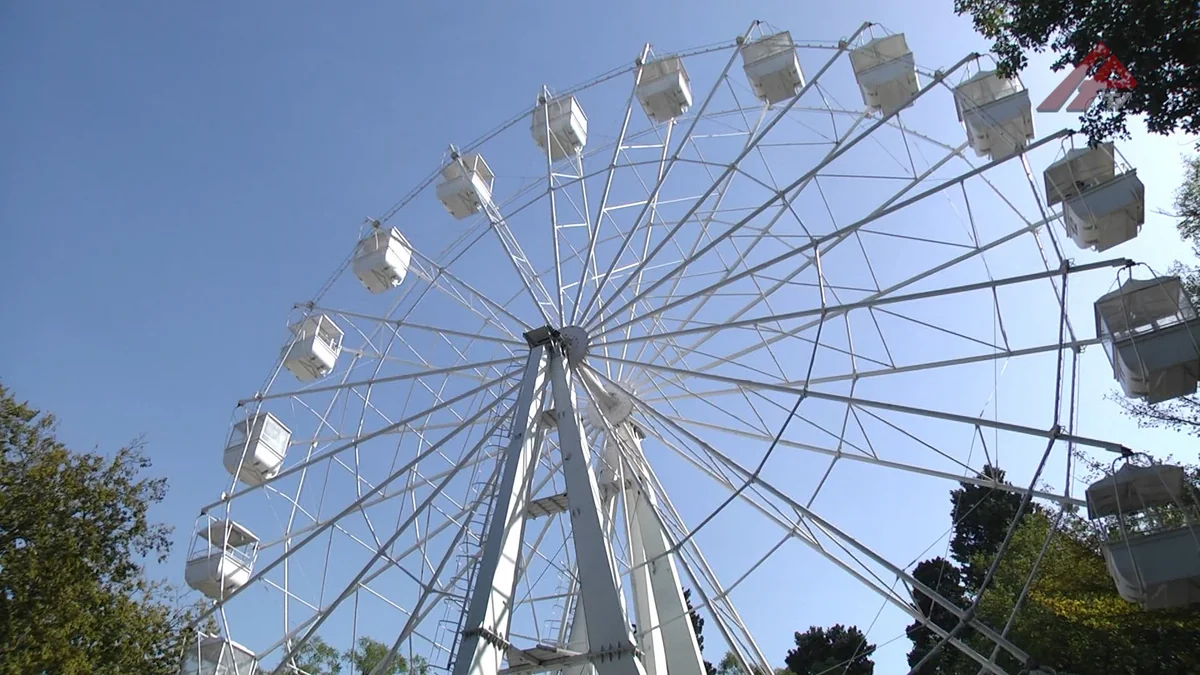 Sumqayıtda 7 yaşlı uşaq karuseldən yıxılaraq ağır xəsarət alıb