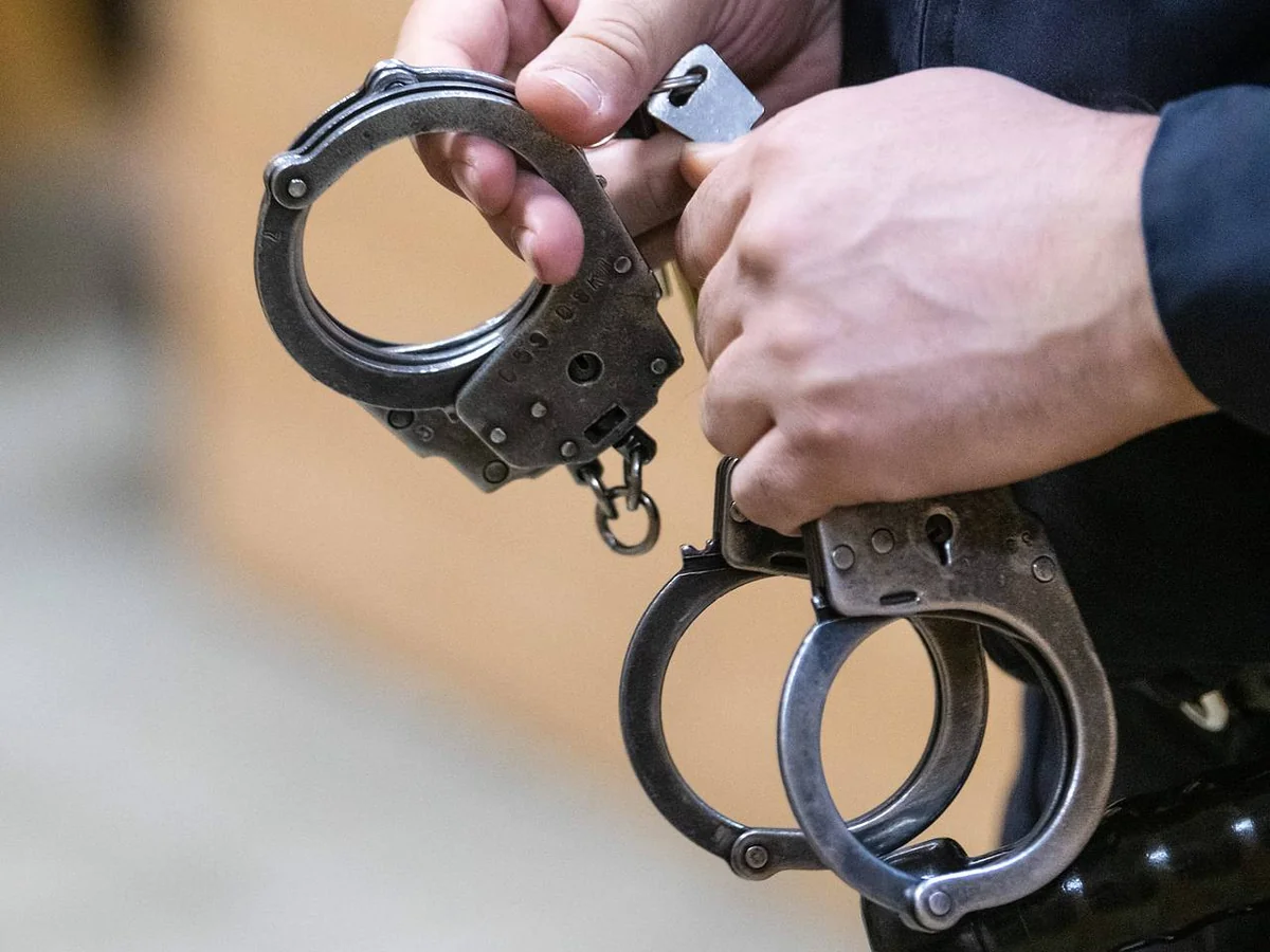 В Дагестане задержали подростка за ложный звонок о минировании ТЦ