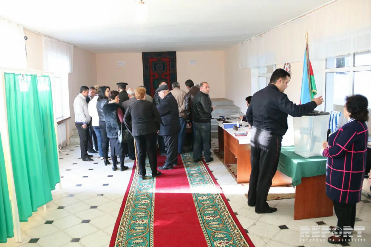 Gəncədə 1587 nəfər ilk dəfə səs verəcək - FOTO