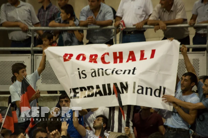 Qəbələ - Dinamo matçında Borçalı Azərbaycanındır! pankartı açılıb - FOTO