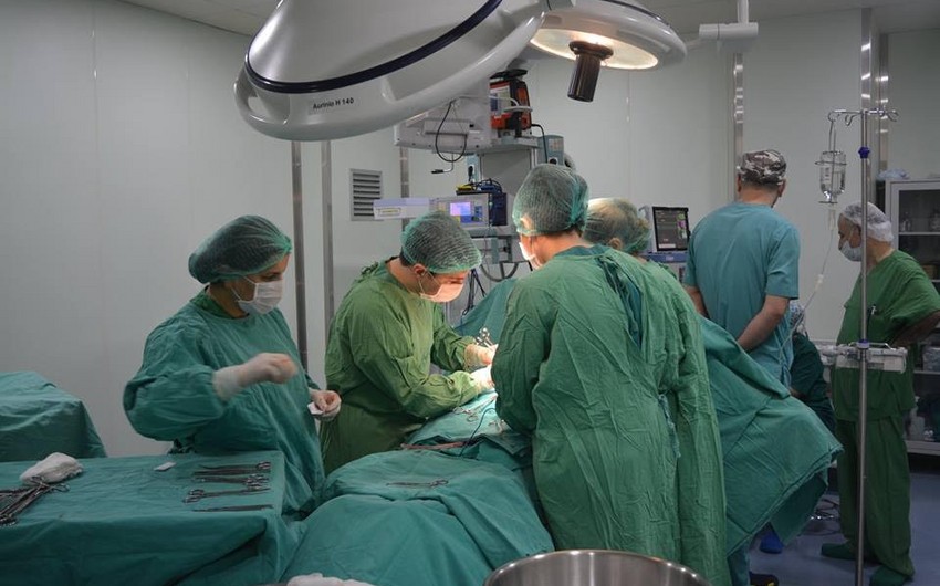 Neftçilər Xəstəxanasının həkimləri Naxçıvanda 23 nəfər üzərində açıq ürək əməliyyatı aparıb