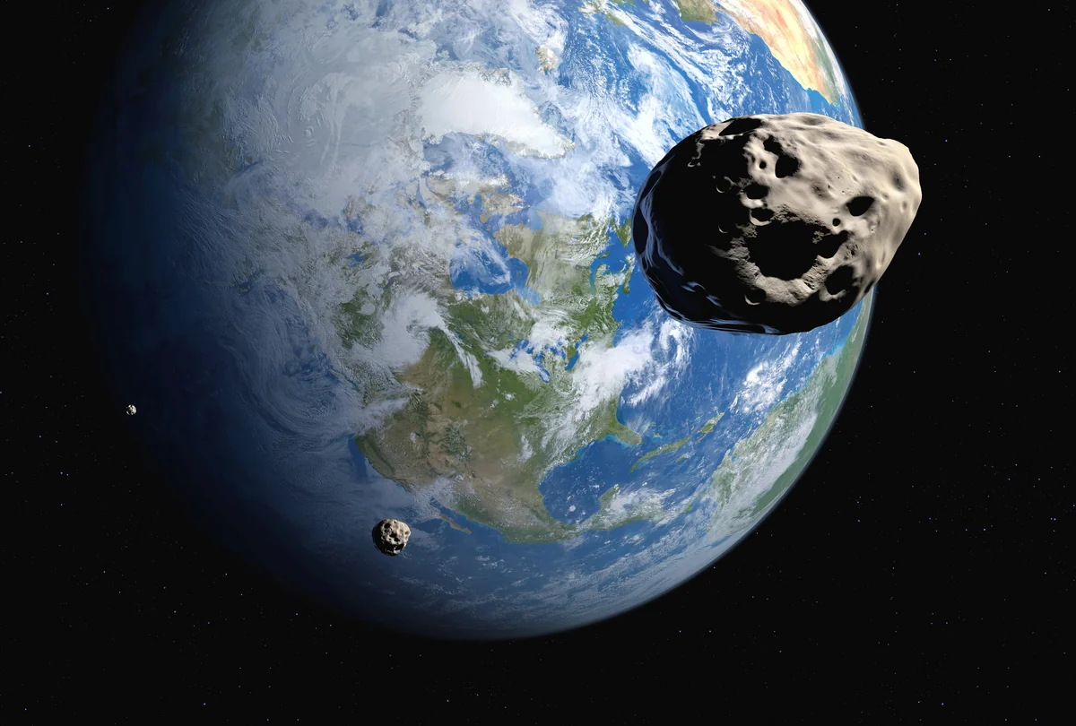 Təhlükəli asteroid Yerin yanından keçdi