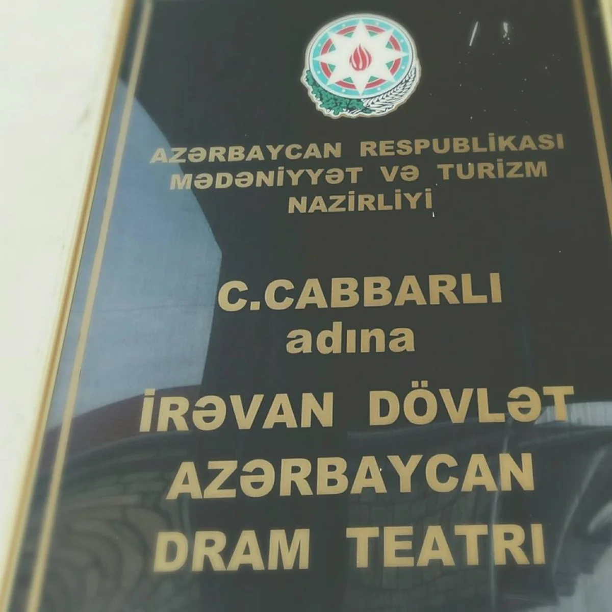 İrəvan Dram Teatrının binasında təmir işləri başlayıb