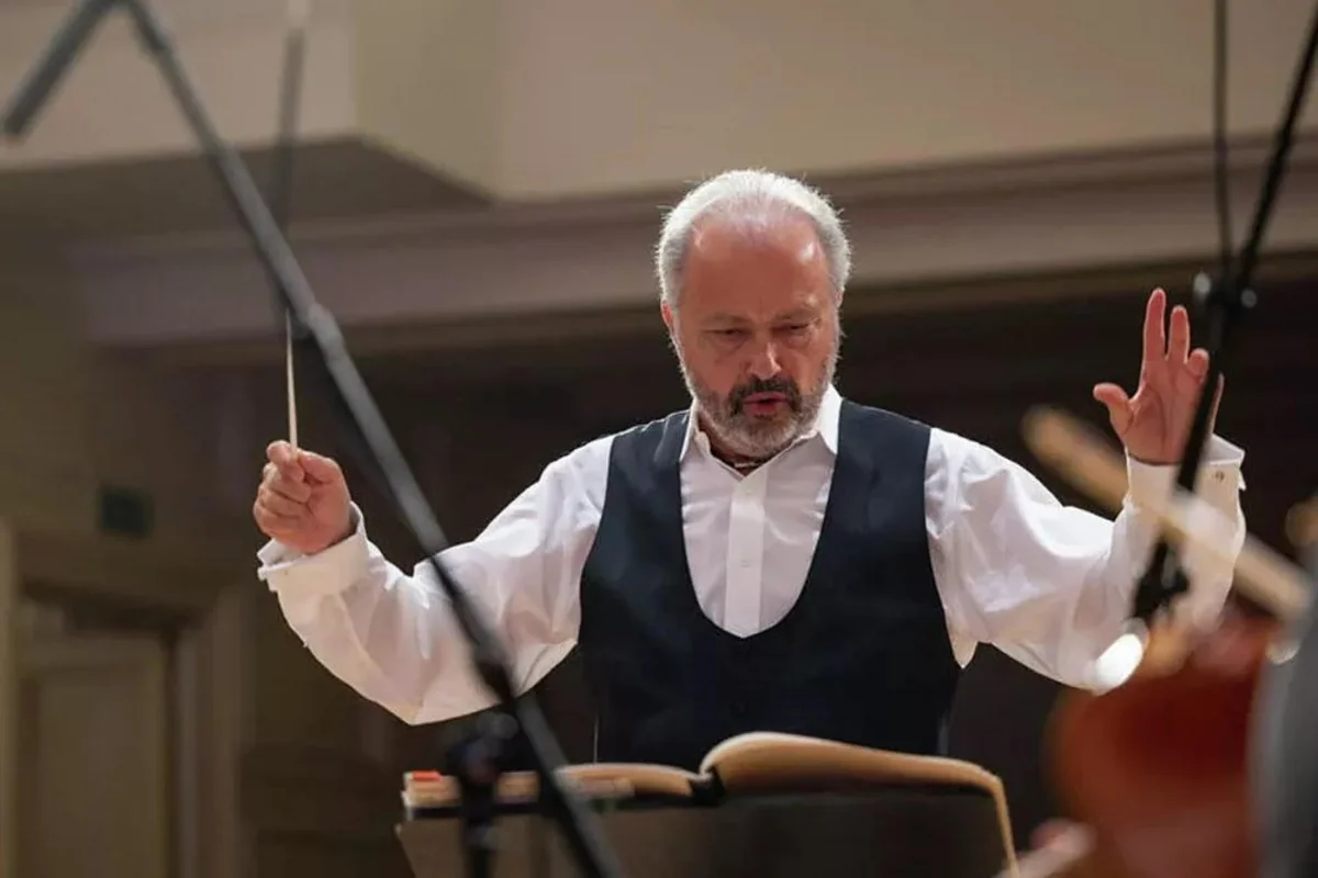 Dmitri Sitkovetski Bakıda səfərdədir