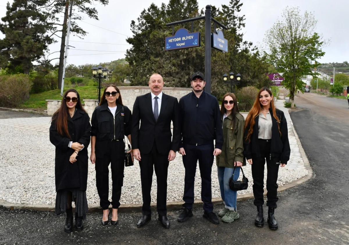 Şuşada Heydər Əliyev və 8 Noyabr küçələrinin kəsişməsində lövhələrin açılışı olub