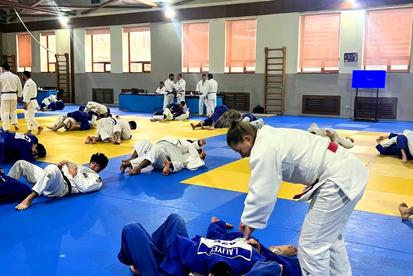 Yeniyetmə cüdoçular üçün ustad dərsi keçirilib