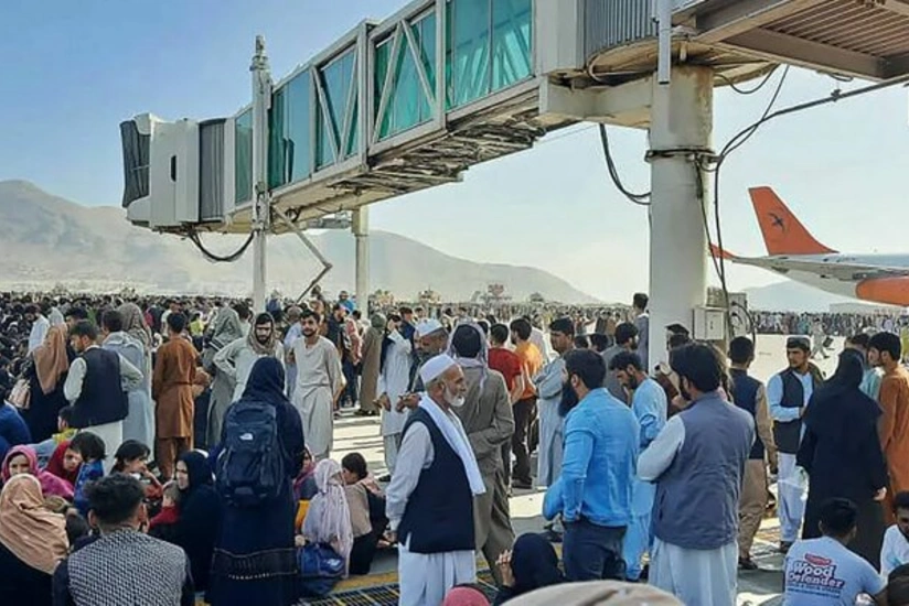 Əfqanıstandan ABŞ-a uçan təyyarədən iki nəfər yıxılaraq ölüb