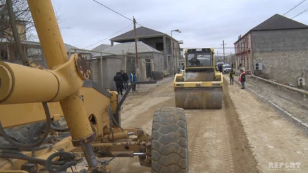 Bakının Sulutəpə qəsəbəsində yol infrastrukturu yenidən qurulur - VİDEOREPORTAJ