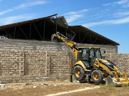 Bakıda qanunsuz tikilən obyektlər sökülüb