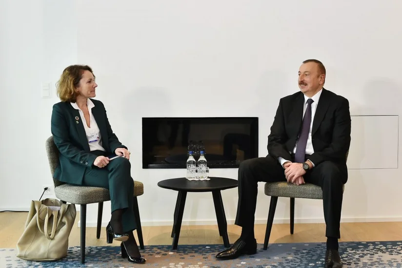 Prezident İlham Əliyev Davosda “SUEZ GROUP”un baş icraçı vitse-prezidenti ilə görüşüb