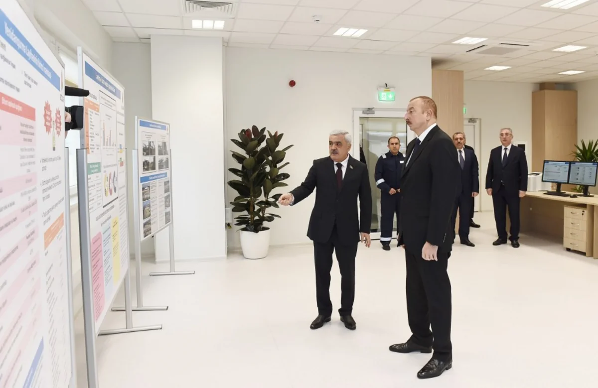 Prezident İlham Əliyev Bakı neft emalı zavodunda bitum qurğusunun və maye qazdoldurma məntəqəsinin açılışında iştirak edib - YENİLƏNİB