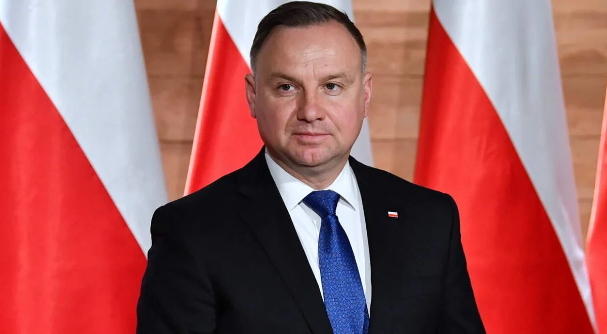 Polşa Prezidenti İsrail və İran arasındakı gərginliyə görə Sinqapuru tərk edə bilmir