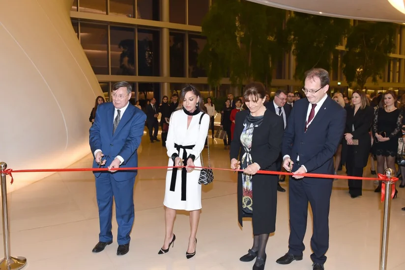 Heydər Əliyev Mərkəzində “Macarıstan günləri” çərçivəsində sərgi açılıb və qala konsert olub