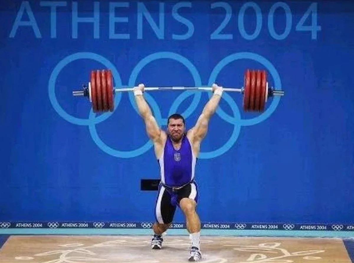 Ukraynanı olimpiadalarda təmsil etmiş idmançı Rusiyaya işlədiyi üçün tutulub
