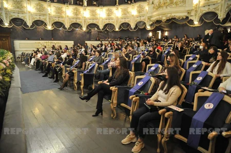 Musiqili Teatrda Qadın gülərsə... adlı tədbir keçirilib