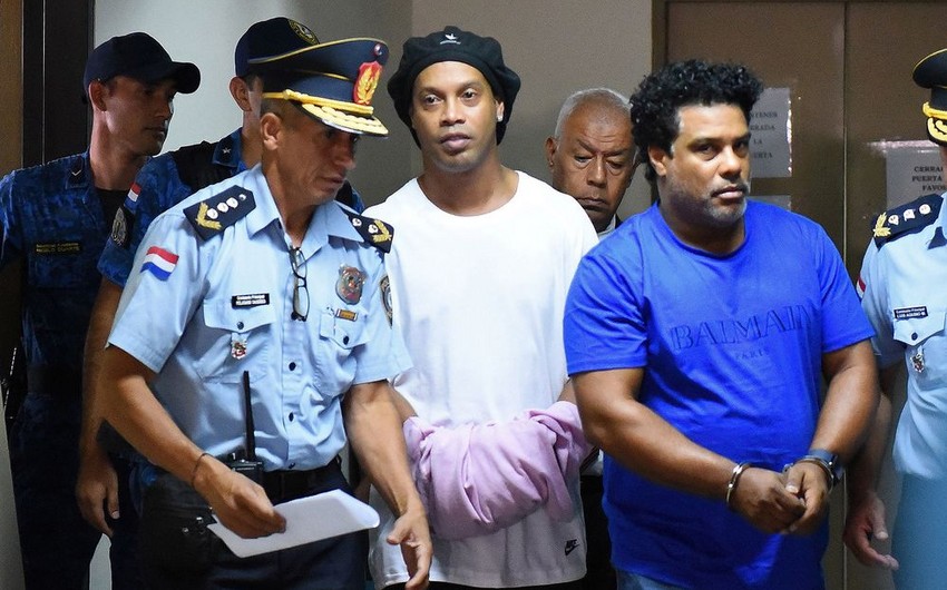 Ronaldinyo ev dustaqlığından azad edildi