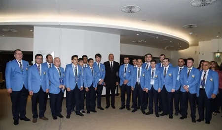 Prezident İlham Əliyev Bakı Şahmat Olimpiadasında mübarizə aparan Azərbaycan idmançıları ilə görüşüb