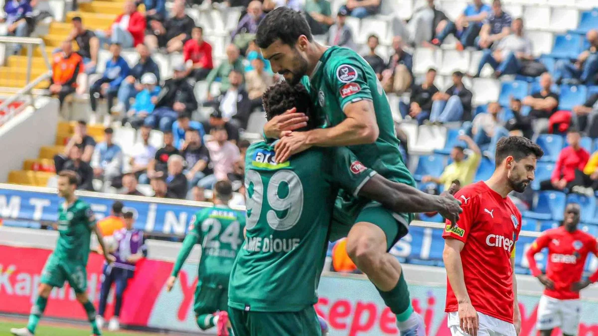 Mahir Emrelinin oynadığı matçda Konyaspor qələbə qazanıb