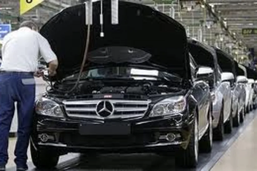 Mercedes 147 min avtomobilini geri çağırır
