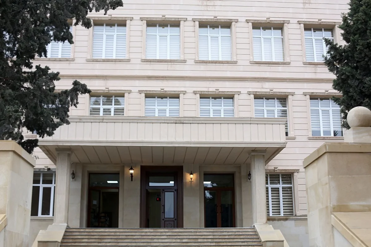 Zakir Həsənov təmir-tikinti prosesi həyata keçirilən obyektlərə baxış keçirib