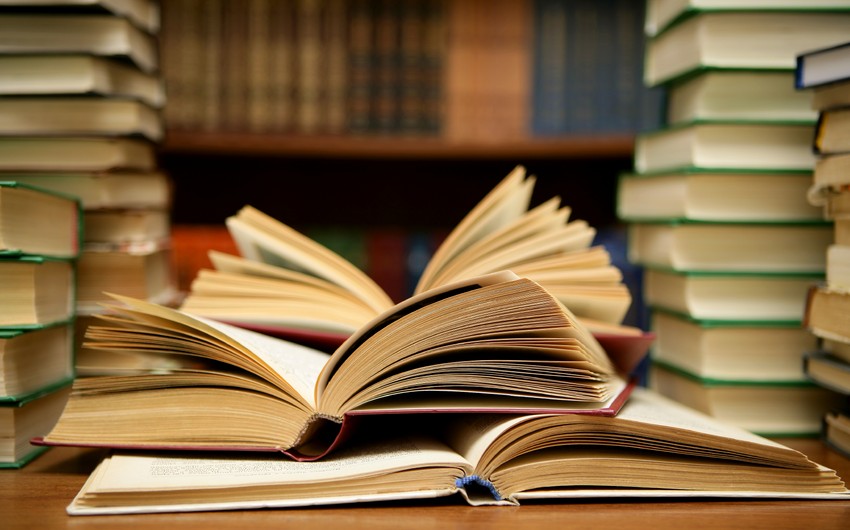 Dünya universitetlərinin dərsliyi Azərbaycan dilində nəşr olundu