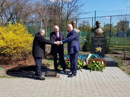 Elmar Məmmədyarov Azərbaycan və Polşanın müstəqilliklərinin 100 illiyi şərəfinə ağac əkib