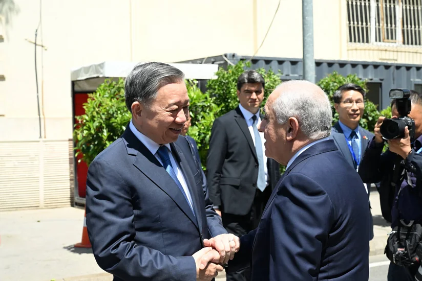 Azerbaijan's Prime Minister Ali Asadov meets with To Lam