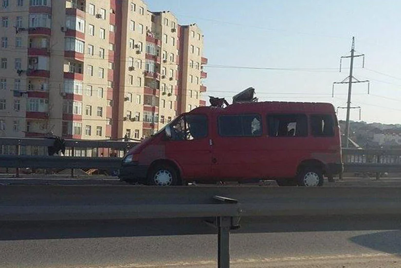 Bakı-Sumqayıt yolunda 6 tələbənin ölümünə səbəb olan sürücünün məhkəməsində valideynlər polislə mübahisə ediblər