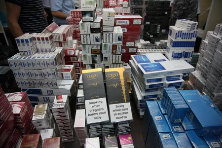 Azərbaycanda aksiz markası olmayan 4 605 qutu siqaret və 163 ədəd spirtli içki müsadirə edilib