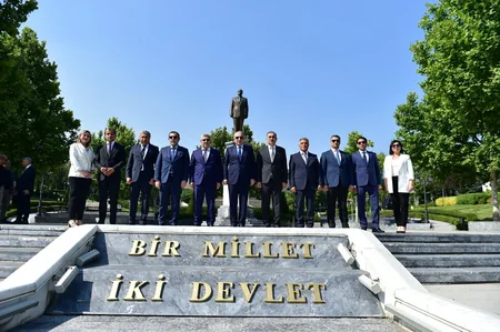 Kamran Əliyev Türkiyədə bir sıra şəxslərlə görüşüb, əməkdaşlıq imkanları müzakirə olunub