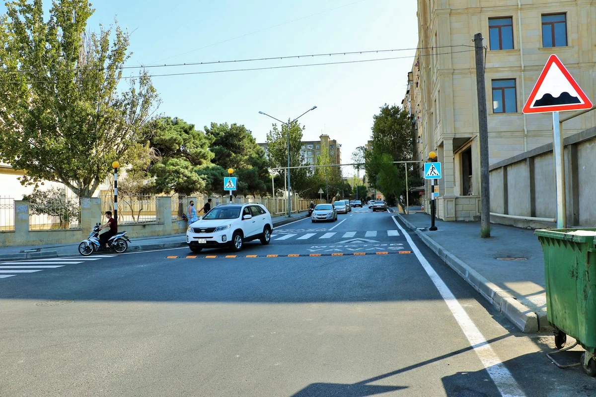 Bakıda ilk dəfə qabarıq sahəyə malik piyada zolağı yaradılıb