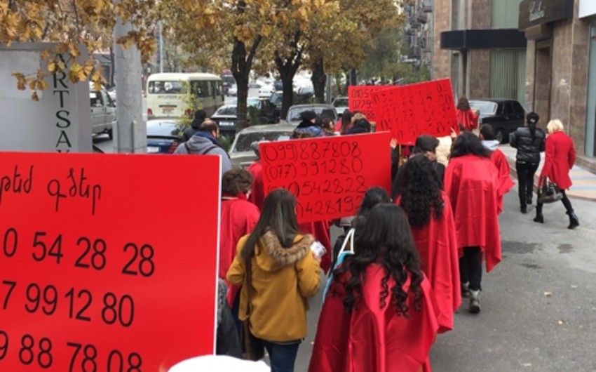 ​Ermənistanda qadınlar etiraz aksiyası keçirib