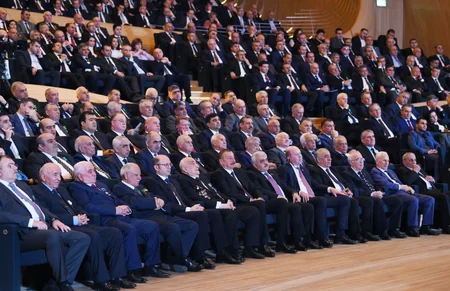 Azərbaycanda 2 milyard ton neft hasilatı münasibətilə təntənəli mərasim keçirilib, Prezident İlham Əliyev tədbirdə iştirak edib - YENİLƏNİB