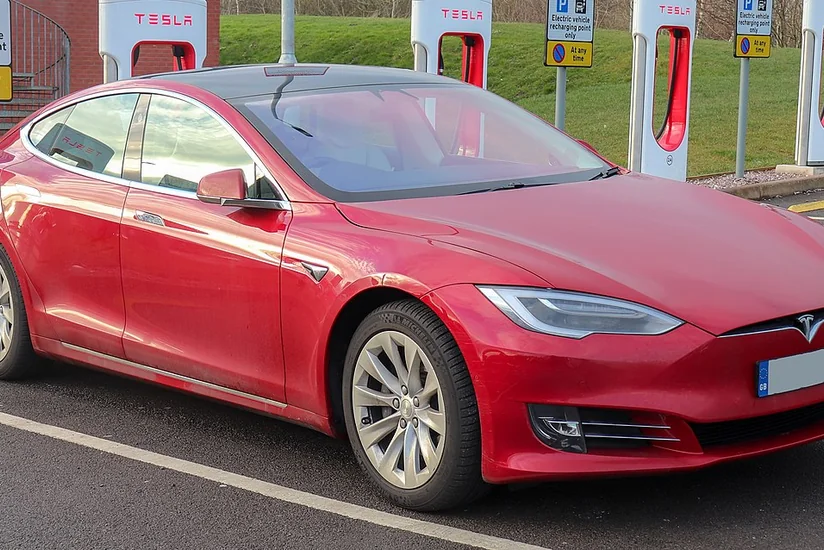 Маск допустил появление полного автопилота в Tesla в 2023 году