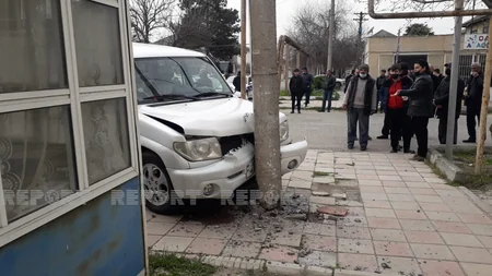 Salyanda iki avtomobil toqquşub